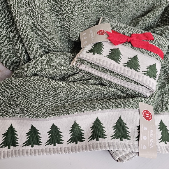 Martha Stewart Pine Tree Towels - Picture 10 of 14